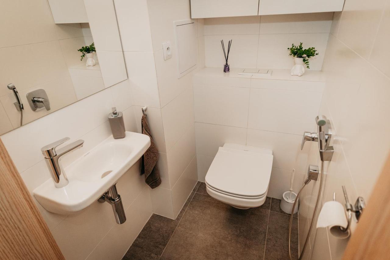 Old Town City Center Apartment 2 - Private Parking Included Košice Exteriér fotografie